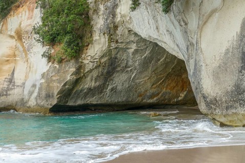 Rock arch at Cathedral Cove in the southern part of Mercury Bay on the Coromandel Peninsula at the