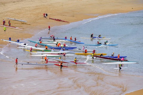 Lots of canoes at Kaiteriteri beach in New Zealand