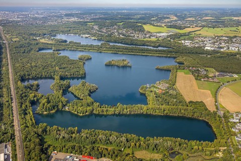 Aerial view, Elbsee, Unterbacher See and Menzelsee, railway line, Unterbach, Düsseldorf, Ruhr area,