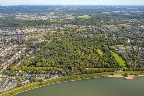 Aerial view, Benrath Castle with castle park and castle pond, Benrath, Düsseldorf, Ruhr area, North
