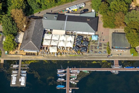 Aerial view, Se (h) restaurant at the boat harbour, outdoor gastronomy with deckchairs, benches and
