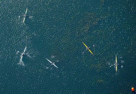 Aerial photo, canoeist on the Unterbacher See, shapes and colours, Unterbach, Düsseldorf, Ruhr