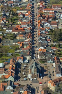 Aerial view, town church with church square and Bahnhofstraße, Große Allee, Eichenallee, Bad