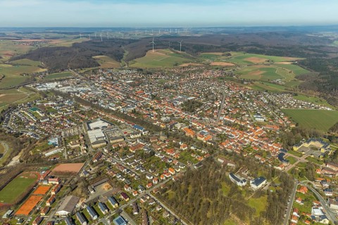 Aerial view, town church with church square and Bahnhofstraße, Große Allee, Eichenallee, Bad