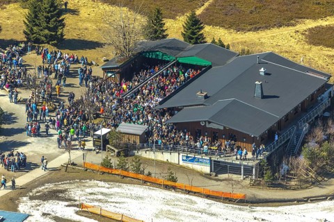 Aerial view, Ettelsberg with Ettelsturm, Siggis Hütte, cosy mountain inn at the cable car stop, in