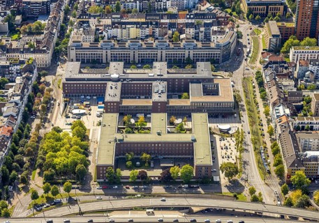 Aerial photograph, Jürgensplatz police headquarters, above Ministry of Labour, Health and Social