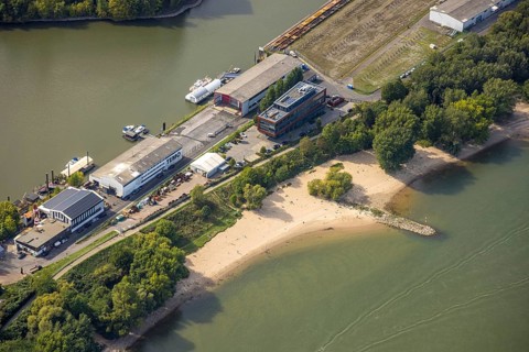 Aerial view, sandy beach paradise beach Düsseldorf parliamentary bank on the river Rhine,