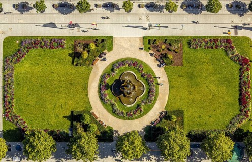 Aerial view, Corneliusplatz with fountain and flower bed at Königsallee, city centre, Düsseldorf,