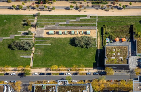 Aerial view, children's playground in Maurice-Ravel-Park, Marc-Chagall-Straße, Pempelfort,