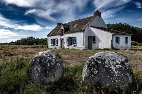 Ancient Stone Field Alignements De Menhir Carnac With Neolithic Megaliths And Old Cottage In