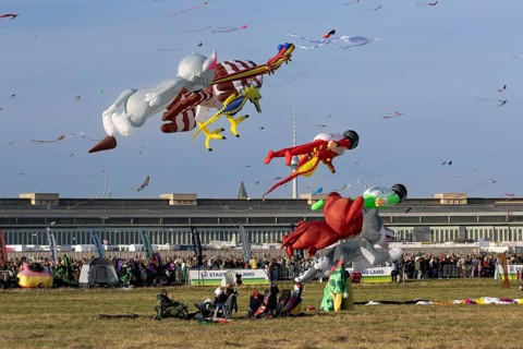CITY AND COUNTRY Festival of GIANT DRAGONS 2025, 27 September 2025, Tempelhofer Feld, Berlin,