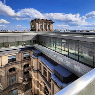 Viewing platform with a view of an inner courtyard and one of the corner towers of the Reichstag