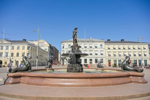 Havis Amanda statue and fountain, Kauppatori, Old Town, Helsinki, Finland
