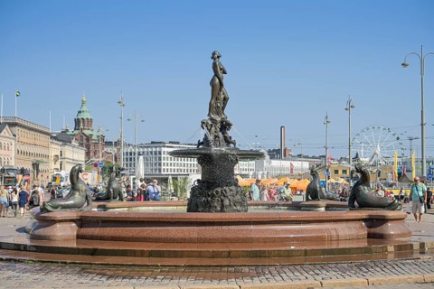 Havis Amanda statue and fountain, Kauppatori, Old Town, Helsinki, Finland