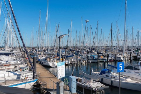 Olympic harbour Schilksee, Olympic Games 1972, sailing yachts at the jetty, ship masts, jetty 5,