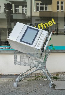 Old electric cooker, rubbish, waste, shopping trolley, Berlin, Germany