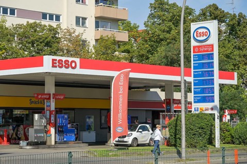 Esso petrol station, Tempelhofer Damm, Tempelhof, Tempelhof-Schöneberg, Berlin, Germany