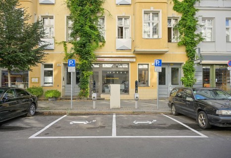 Empty car park for electric vehicles, Goltzstraße, Schöneberg, Tempelhof-Schöneberg, Berlin,
