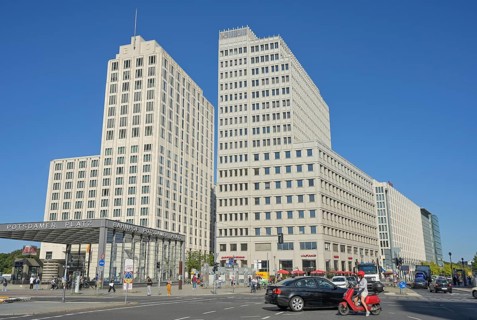 Train station, Hotel Ritz Carlton, Beisheim Centre, Potsdamer Platz, Tiergarten, Mitte, Berlin,