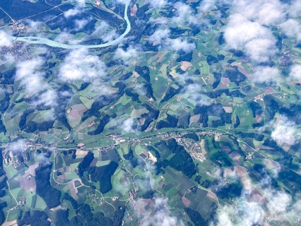 Aerial view of the Inn with Marktl am Inn and in front the villages Gumpersdorf and Zeilarn,