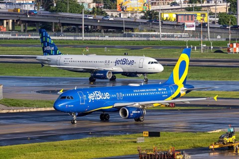 A JetBlue Airways Airbus A320 aircraft with the registration N775JB and the JetBlue Honours our
