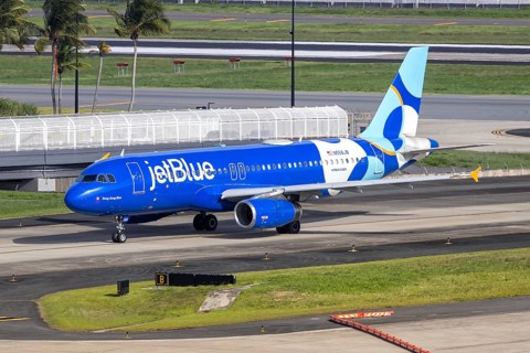 A JetBlue Airways Airbus A320 aircraft with the registration number N558JB at San Juan Airport,