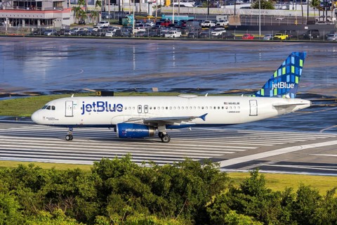 A JetBlue Airways Airbus A320 aircraft with the registration number N646JB at San Juan Airport,