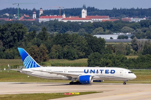 A Boeing 787-8 Dreamliner aircraft of United Airlines with the registration number N27903 at Munich