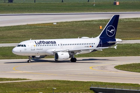 A Lufthansa Airbus A319 aircraft with the registration D-AIBL at Munich Airport, Germany