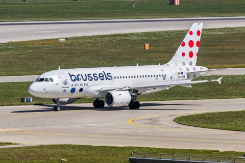 A Brussels Airlines Airbus A319 aircraft with the registration number OO-SSB at Munich Airport,