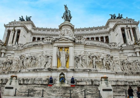 National Monument to King Victor Emmanuel II, Monument Vittorio Emanuele with Altare della Patria
