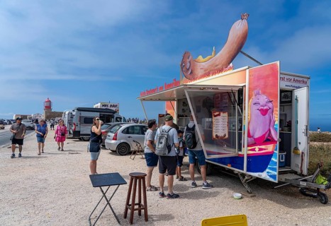 Snack bar, last sausage in front of America, at the Cabo de São Vicente lighthouse, at the Cape
