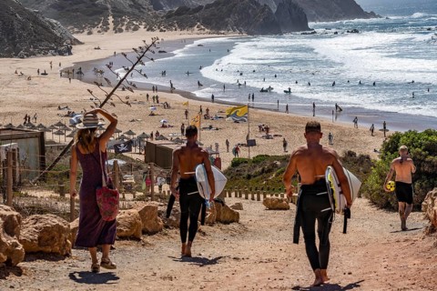 Praia do Amado beach near Carrapateira, popular with surfers, wave riders, rocky coast, steep coast