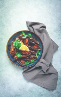 Mussels in tomato sauce, homemade, no people