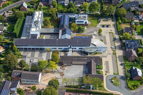 Aerial photo, comprehensive school Hünxe, Hünxe, Ruhr area, North Rhine-Westphalia, Germany,
