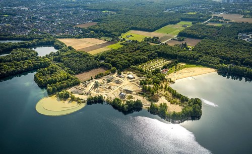 Aerial view, gravel pit Hünxe at Tenderingssee and lido, Bruckhausen, Hünxe, Ruhr area, North