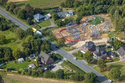 Aerial view, construction of a power pylon on Hindenburgstraße for Hammweg power line, Voerde, Ruhr