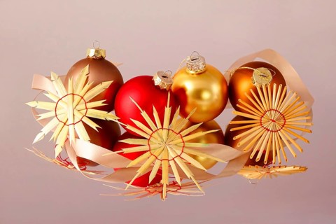 Christmas decoration, Christmas tree baubles, home-made straw stars, Germany