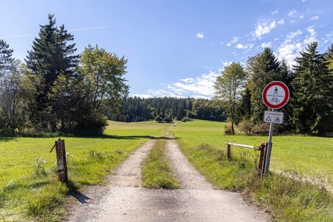 Danger to life from unexploded ordnance in the Swabian Alb biosphere reserve. Landscape of the Alb