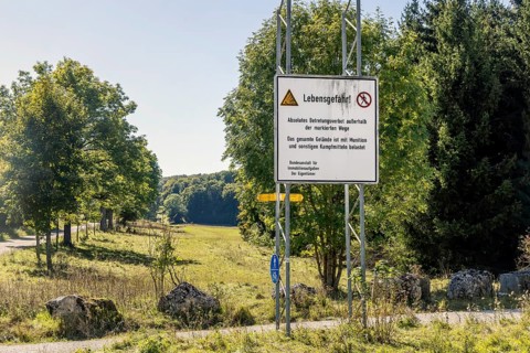 Danger to life from unexploded ordnance in the Swabian Alb biosphere reserve. Landscape of the Alb