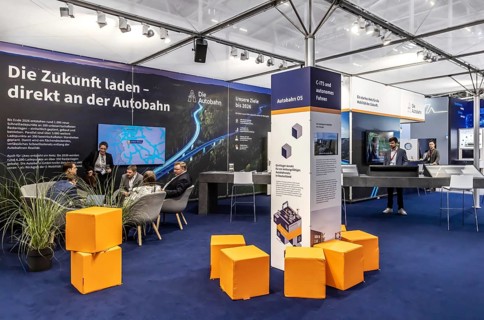Exhibition stand Die Autobahn GmbH des Bundes. Logo and word mark. IAA MOBILITY in Munich. The