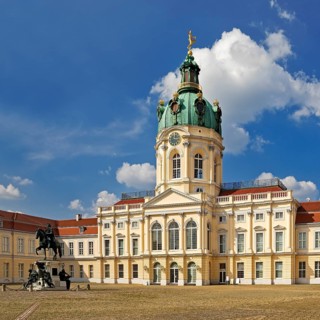 Charlottenburg Palace, city side on Spanndauer Damm with courtyard of honour and equestrian statue