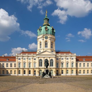 Charlottenburg Palace, city side on Spanndauer Damm with courtyard of honour and equestrian statue