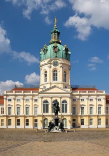 Charlottenburg Palace, city side on Spanndauer Damm with courtyard of honour and equestrian statue