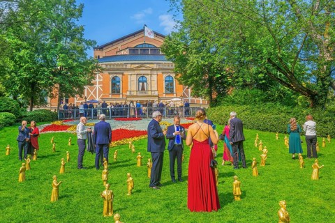 Festival theatre on the Green Hill with festival guests, festival city of Bayreuth, Upper
