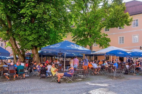 Beer garden in the inner courtyard of Weltenburg Abbey, Kelheim, Danube Valley, Lower Bavaria,