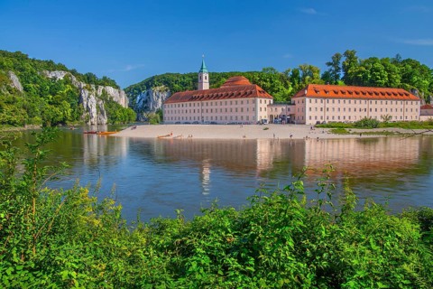 Danube bank with view of Weltenburg monastery in front of the Danube breakthrough, Kelheim, Danube