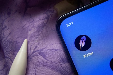 Dhaka, Bangladesh- 07 May 2025: Robinhood Wallet app icon is seen on smartphone