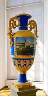 Monumental vase from the Imperial Porcelain Manufactory of St Petersburg, Charlottenburg Palace,