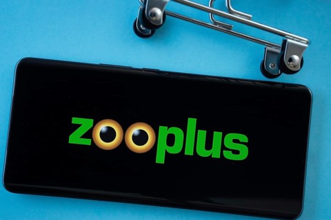 Dhaka, Bangladesh- 03 July 2025: Smartphone screen showing the zooplus logo with shopping cart